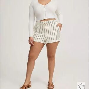 TORRID striped Cream Women's Shorts size 4